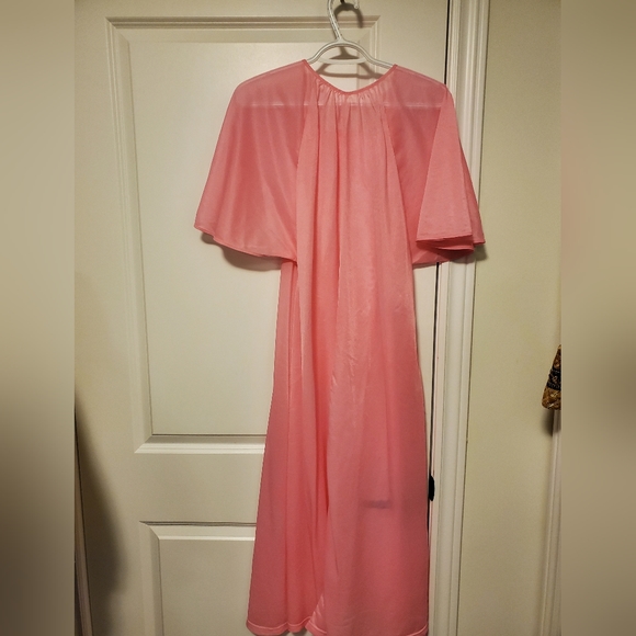 Vintage Chiffon Bright Pink Nightgown - Picture 4 of 5